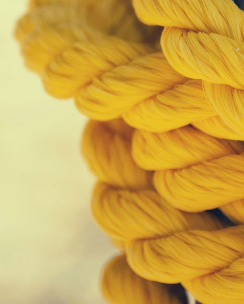 Notre nouveau coloris jaune apportera un plein de vitamines à votre vestiaire 🍋
⠀
#sergeguillouxparis #colors #yellow #corde #rope #picoftheday #beautiful #instagood #follow #madeinfrance #trending #followers