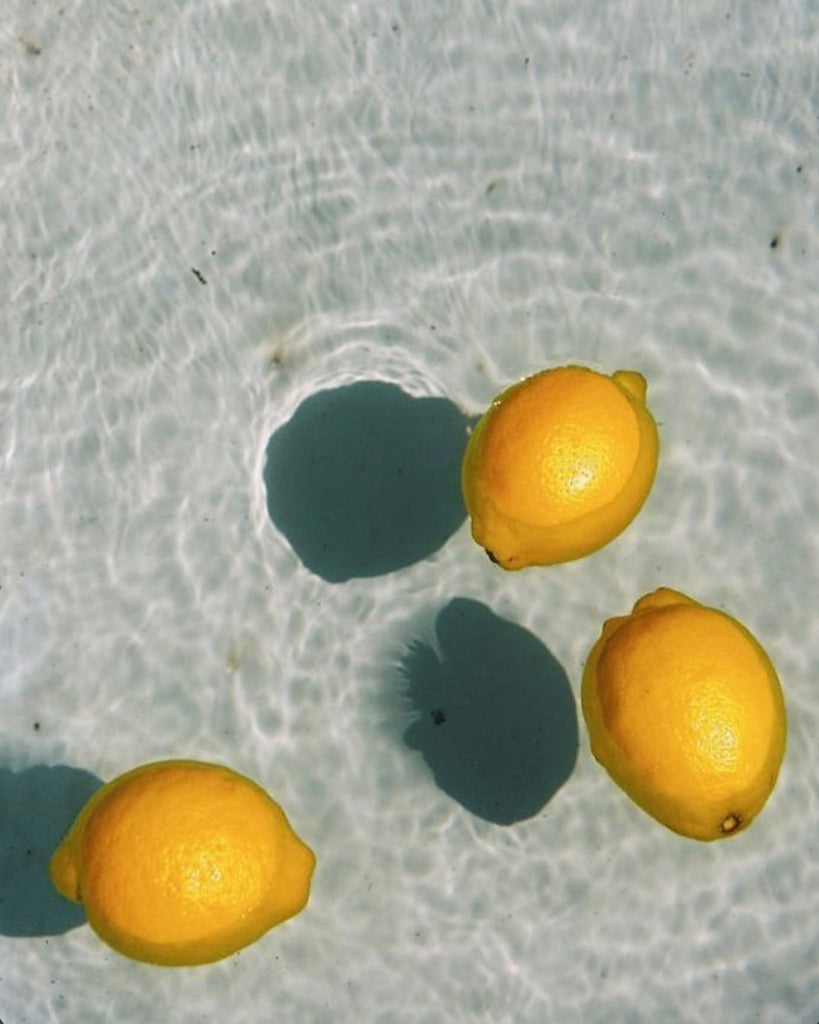 Triple dose de pep’s 🍋
⠀
#sergeguillouxparis #inspi #citron #lemon #swimmingpool #summer #fruit #beautiful #instagood #follow #trending